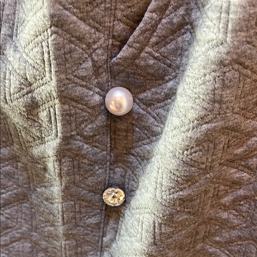 Gray Button-Down Women's Capri Pants. - image 3